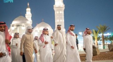 الخطيب يزور المعالم الإسلامية والتاريخية والتراثية بالمدينة المنورة