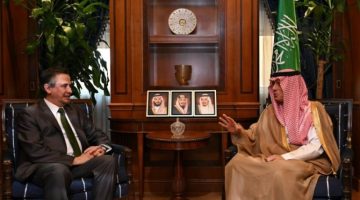 وزير الدولة للشؤون الخارجية يستقبل سفير جمهورية البيرو لدى المملكة