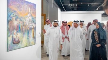 وزير السياحة يتفقد عددًا من المواقع والمعالم والتجارب المميزة بالمدينة المنورة