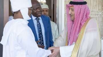 الخريجي يبحث مع الرئيس التشادي تطورات الأوضاع الدولية