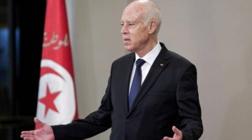 الرئيس التونسي ينهي مهام رئيس الحكومة ويعين خلفًا له