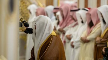 غاب السديس .. فأبكى الشمسان المصلين