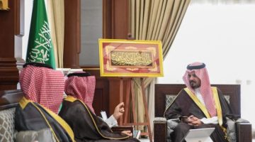 أمير المدينة يستقبل رئيس هيئة الهلال الأحمر السعودي