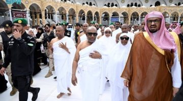 رئيس جمهورية جزر القمر يؤدي مناسك العمرة