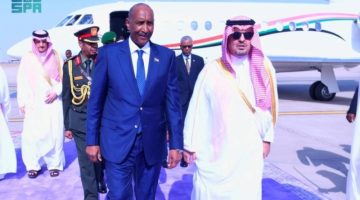 رئيس مجلس السيادة السوداني يصل إلى جدة