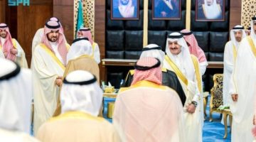 أمير المنطقة الشرقية يستقبل المهنئين بعيد الفطر