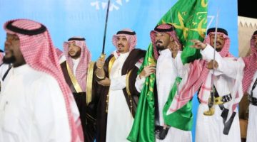 محافظ وادي الدواسر يشارك الأهالي فرحة العيد ويشيد بجهود المنظمين