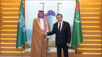 نائب رئيس مجلس الوزراء وزير خارجية تركمانستان يستقبل الأمير تركي بن محمد بن فهد