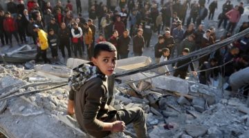 استشهاد (29) فلسطينيًا في قصف إسرائيلي على مدرسة تؤوي نازحين بغزة 