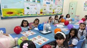 مدارس الطائف تستقبل ربع مليون طالب وطالبة بالورود والهدايا