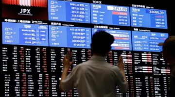 مؤشر الأسهم اليابانية يهبط بنسبة تصل إلى 8%