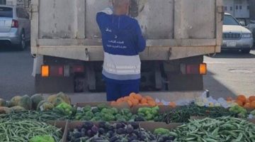 أمانة جدة تتعقب البيع العشوائي بالعزيزية برصد 4.2 طن خضروات